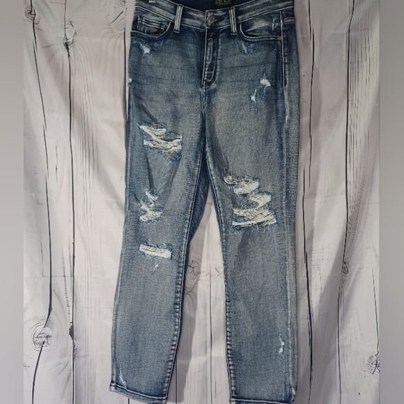 Judy Blue Boyfriend Fit Distressed Blue Jeans - Picture 1 of 13